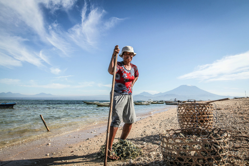 The sand clears away any debris left from the seaweed or accumulated from the month in the water.