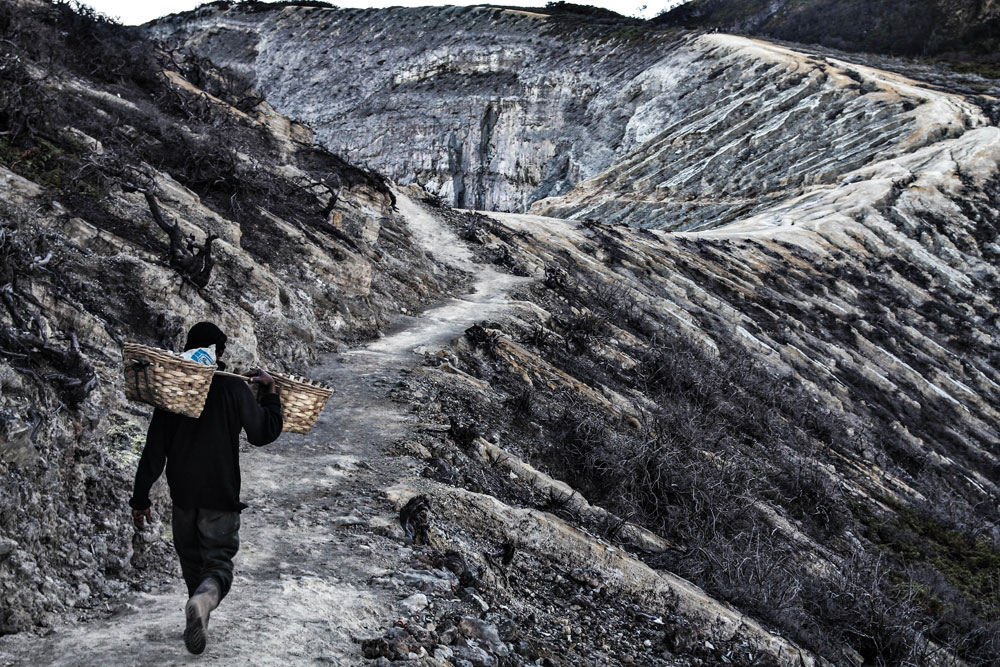 The landscape changes the closer to the Ijen crater.